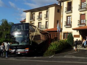 autobus hotel Valle las Luiñas